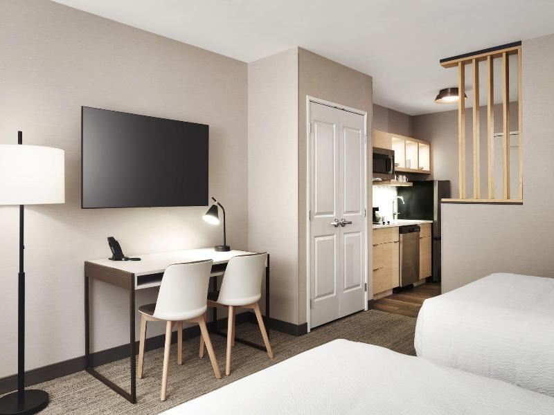 Fairfield Inn & Suites By Marriott Show Low image