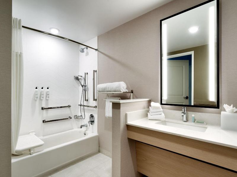 Fairfield Inn & Suites By Marriott Show Low image