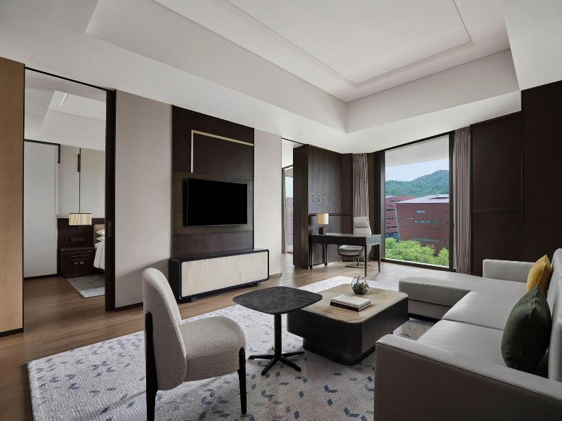 Guangzhou Marriott Hotel Baiyun image