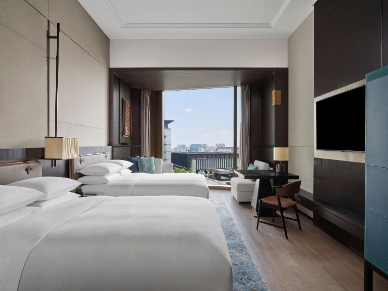 Guangzhou Marriott Hotel Baiyun image