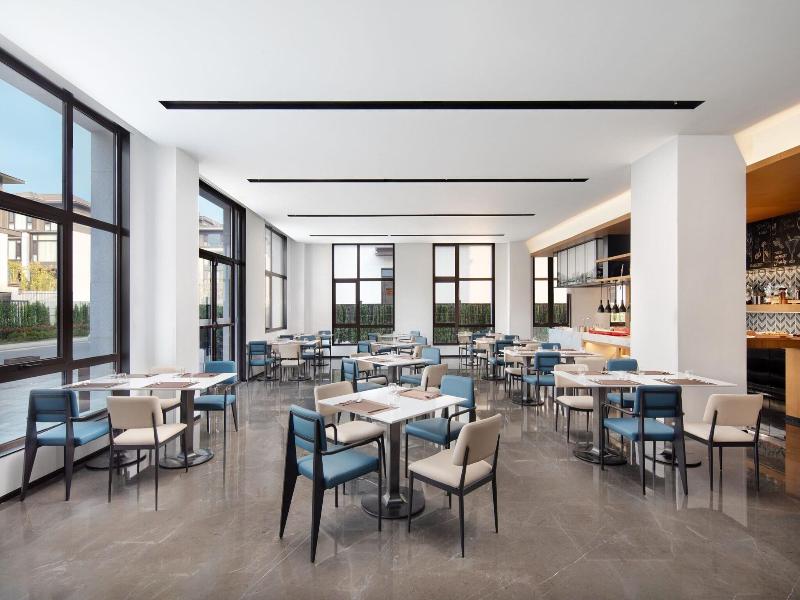 Fairfield By Marriott Yangzhou Slender West Lake image