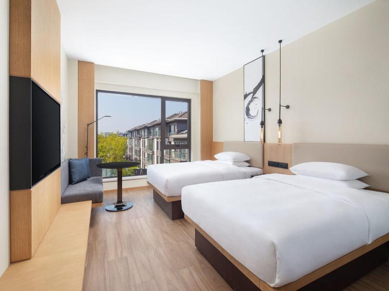 Fairfield By Marriott Yangzhou Slender West Lake image