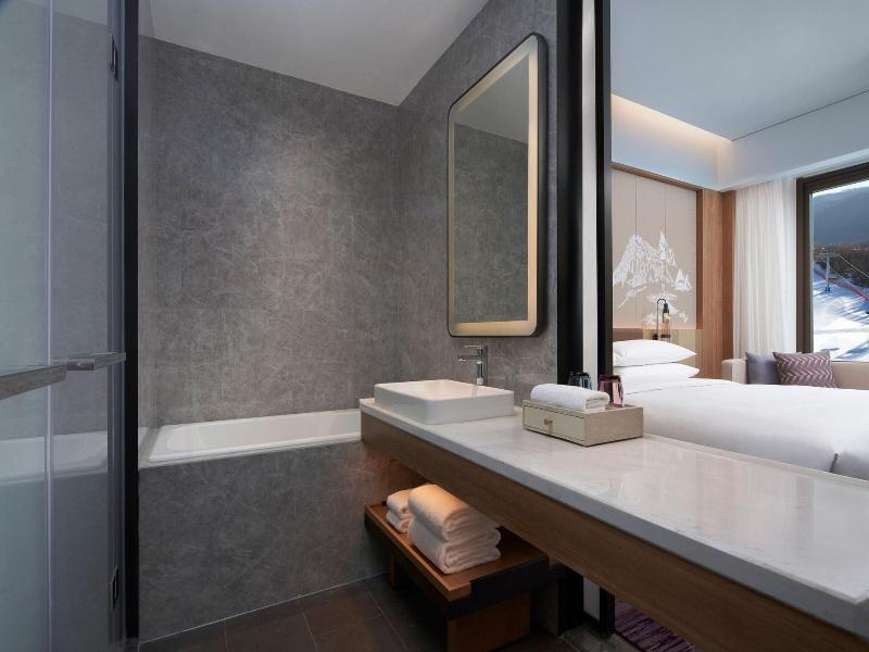 Courtyard By Marriott Chongli image