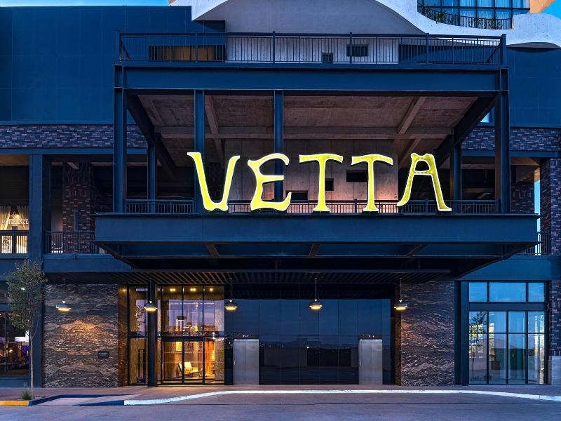 Vetta Distrito Uno Autograph Collection image
