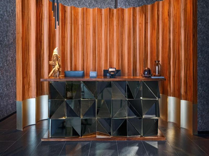 Vetta Distrito Uno Autograph Collection image