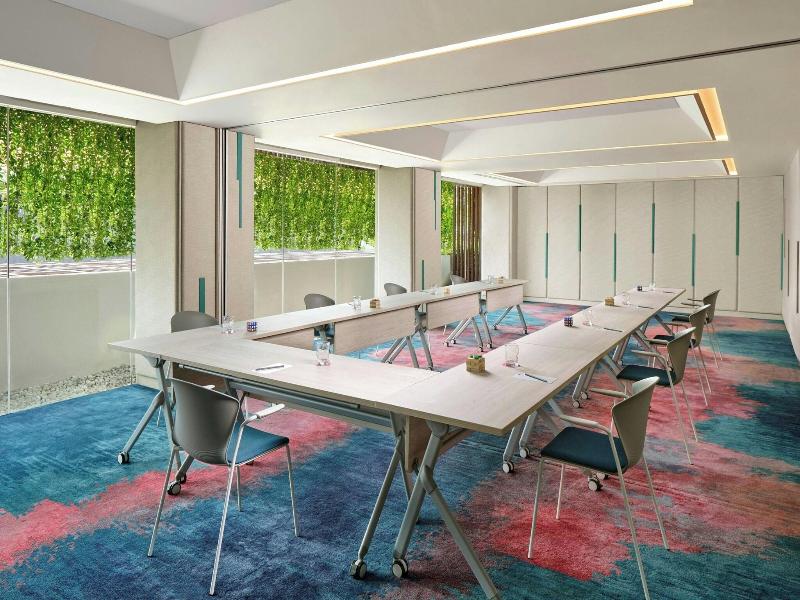 Aloft Bali Kuta At Beachwalk image