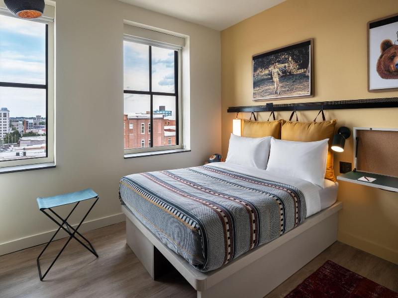 Moxy Springfield Downtown image