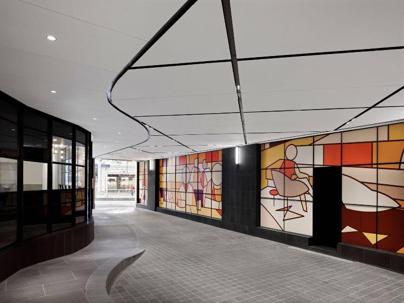 Le Meridien Melbourne image