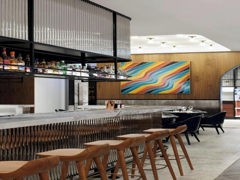 Le Meridien Melbourne image