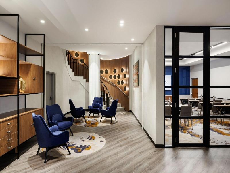 Le Meridien Melbourne image