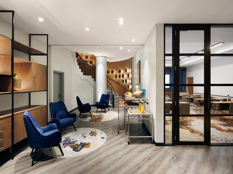 Le Meridien Melbourne image