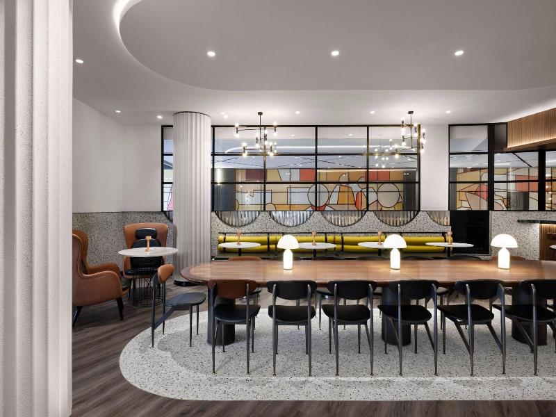 Le Meridien Melbourne image