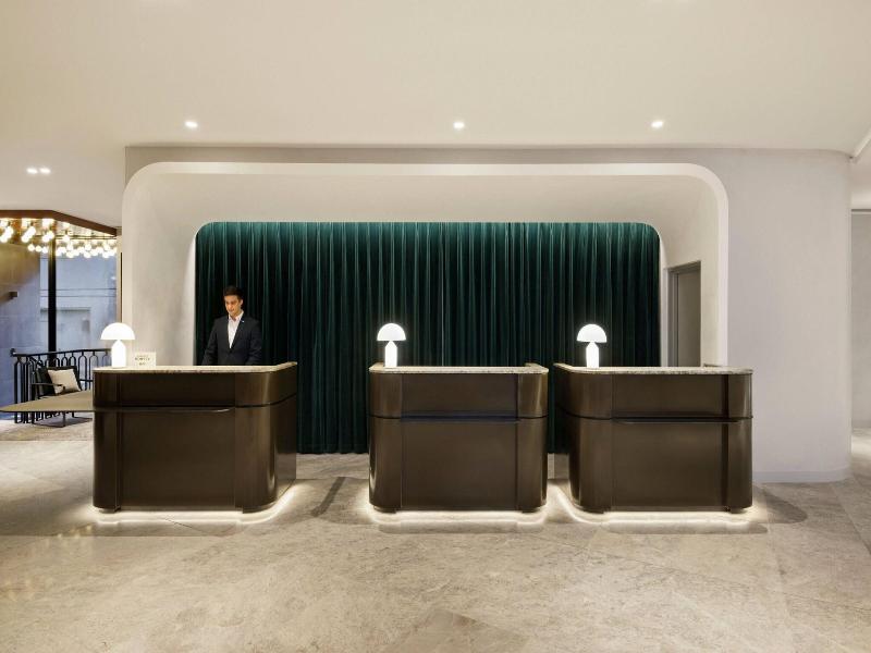 Le Meridien Melbourne image