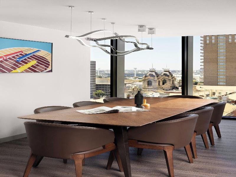 Le Meridien Melbourne image