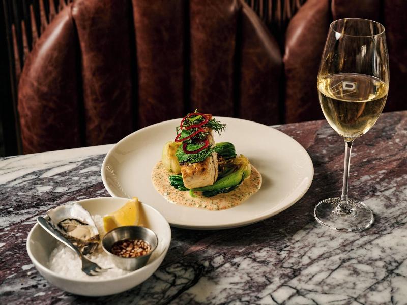 Le Meridien Melbourne image