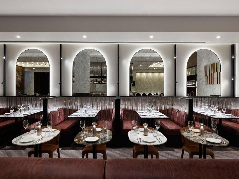 Le Meridien Melbourne image