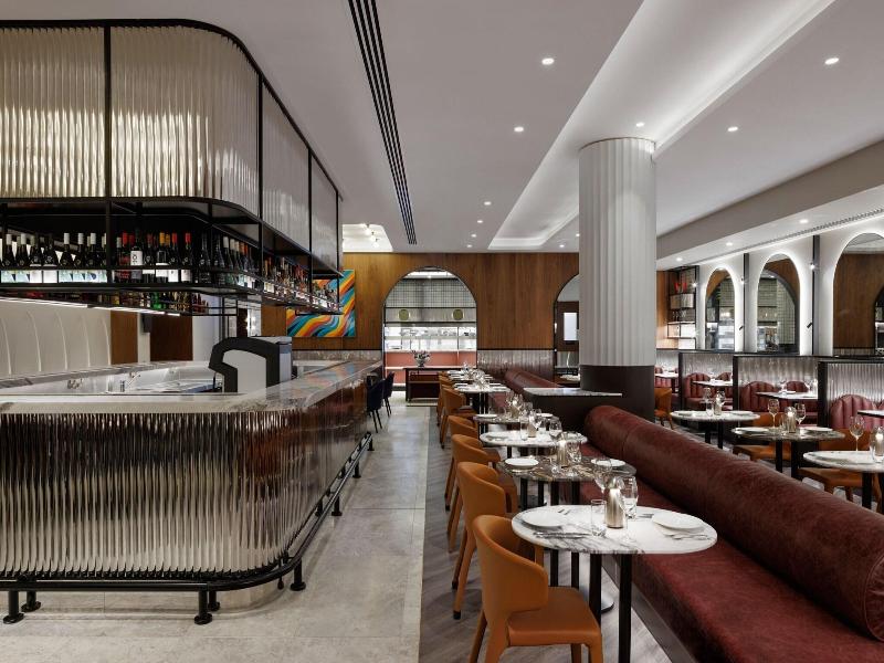 Le Meridien Melbourne image