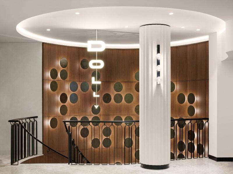 Le Meridien Melbourne image