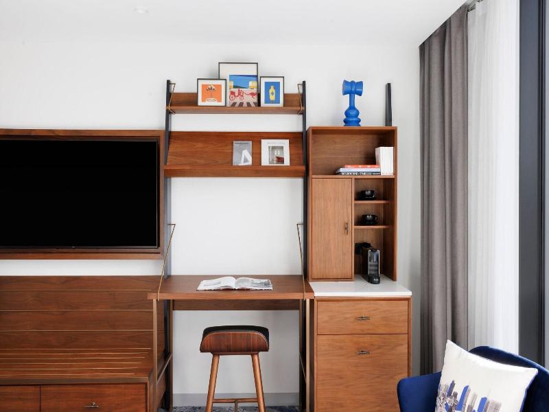 Le Meridien Melbourne image