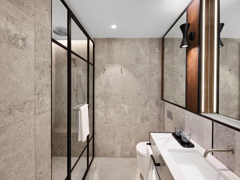 Le Meridien Melbourne image