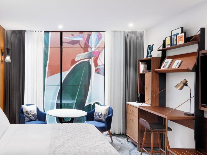 Le Meridien Melbourne image
