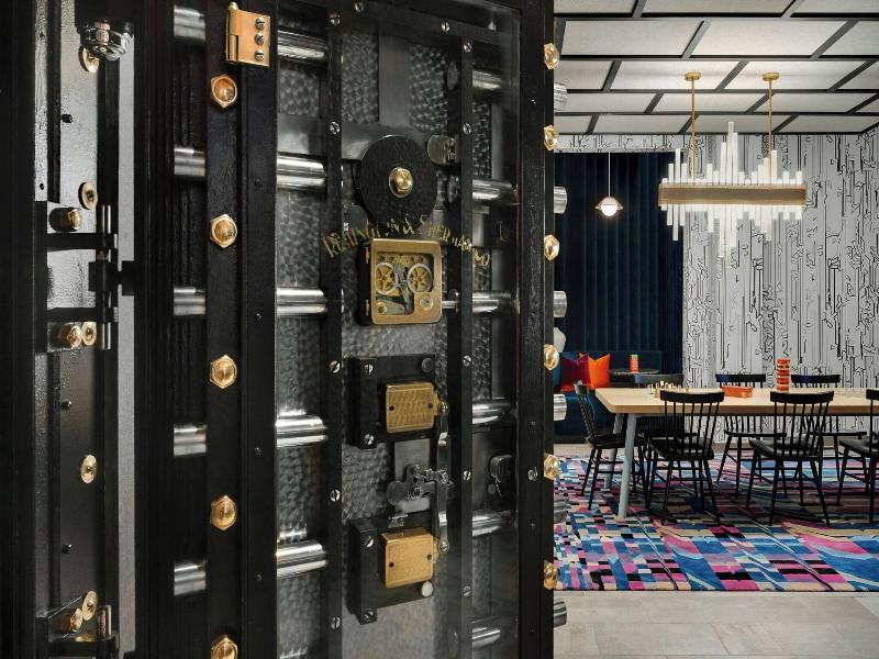 Aloft Indianapolis Downtown image