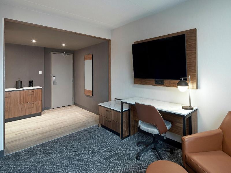 Courtyard By Marriott Regina Downtown image