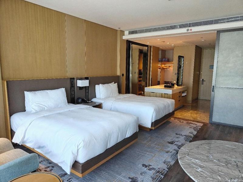 Jw Marriott Hotel Taiyuan image