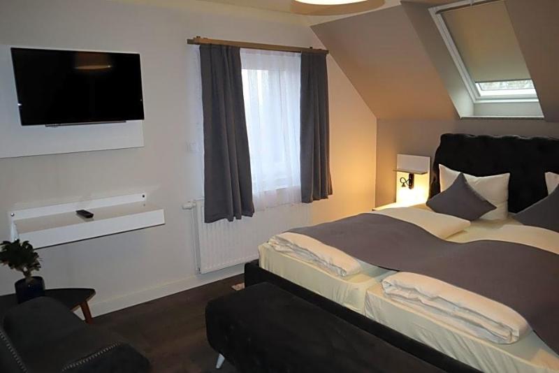Hotel Bispinger Hof image