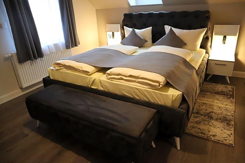 Hotel Bispinger Hof image