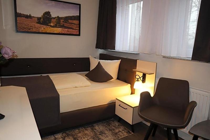 Hotel Bispinger Hof image