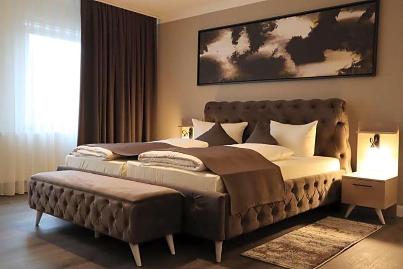 Hotel Bispinger Hof image