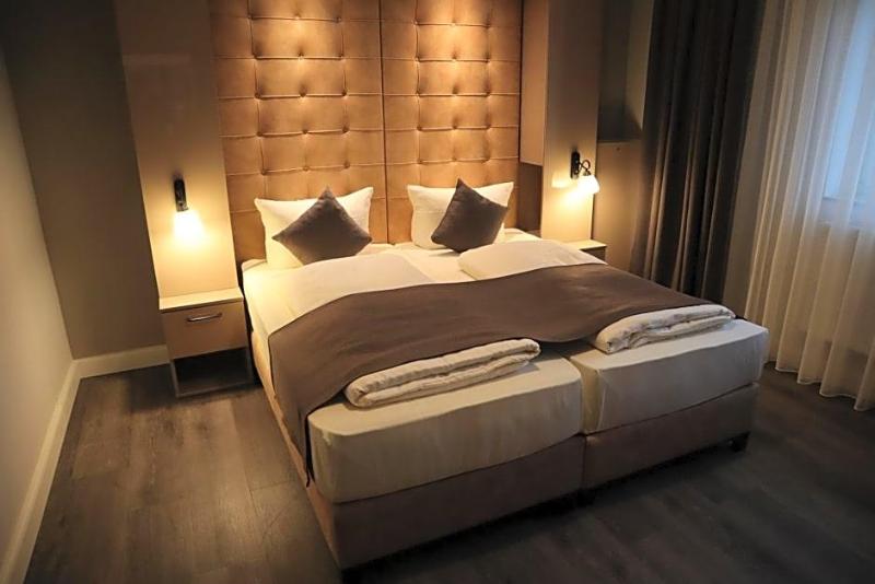 Hotel Bispinger Hof image