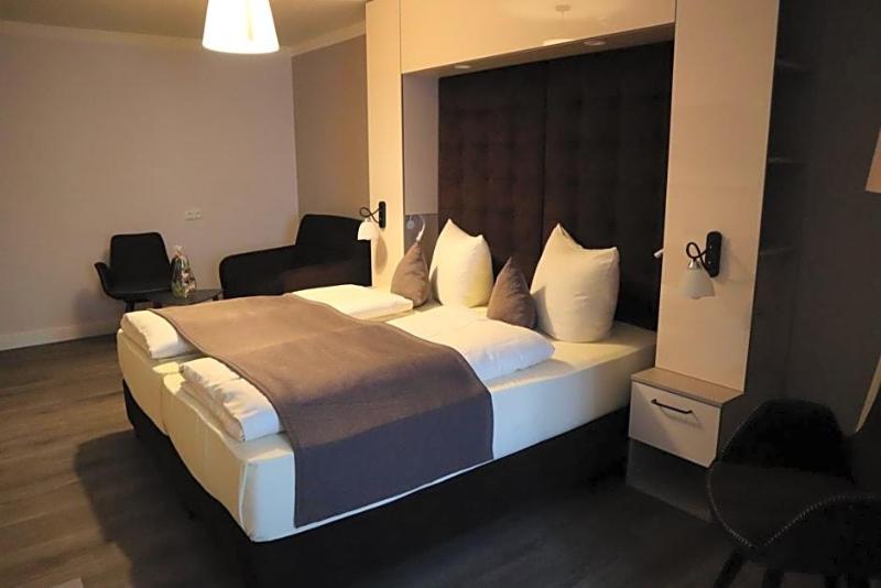 Hotel Bispinger Hof image