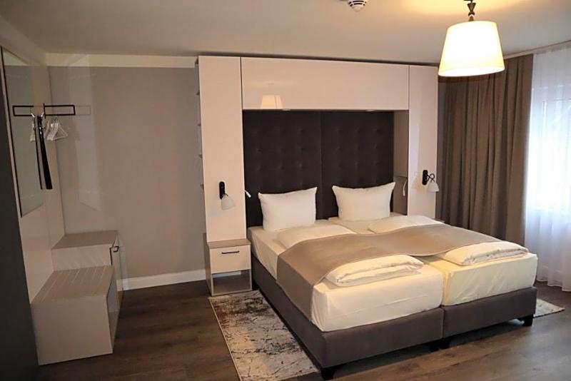 Hotel Bispinger Hof image
