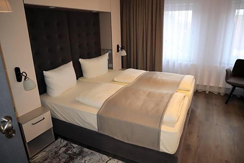 Hotel Bispinger Hof image