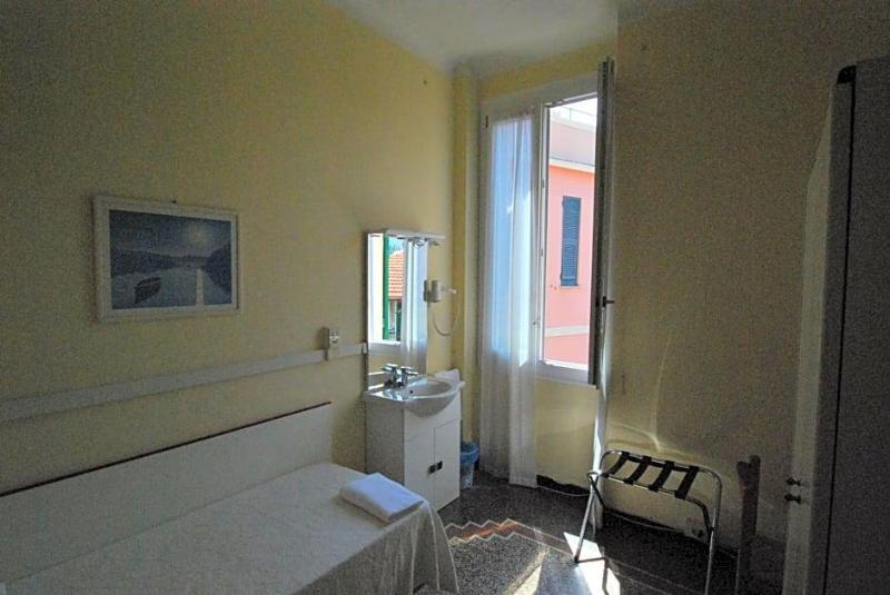 Albergo La Vela image