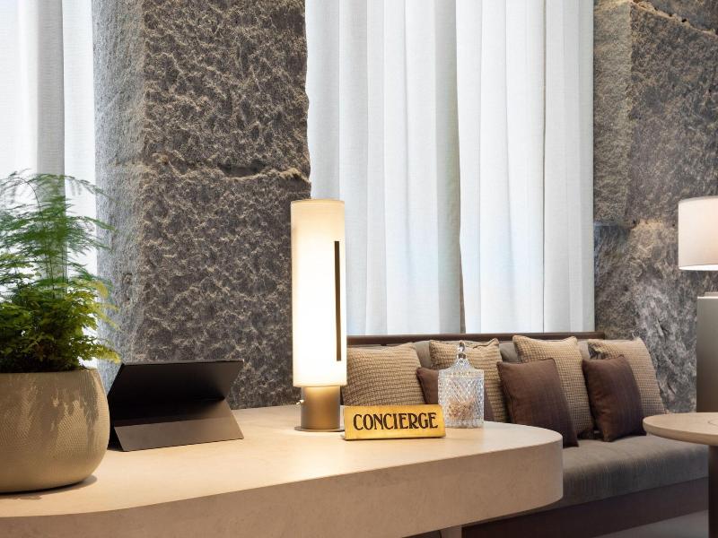 Jw Marriott Hotel Madrid image