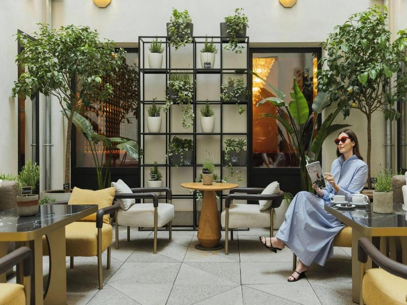 Jw Marriott Hotel Madrid image