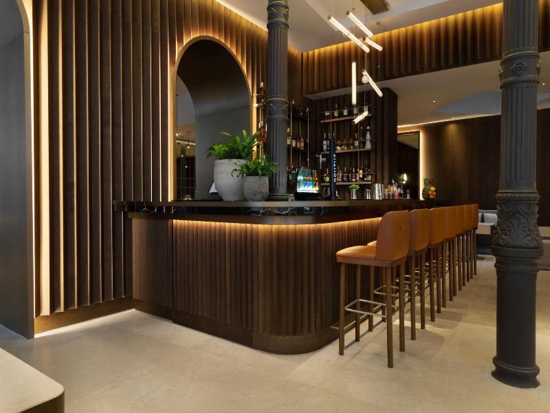 Jw Marriott Hotel Madrid image
