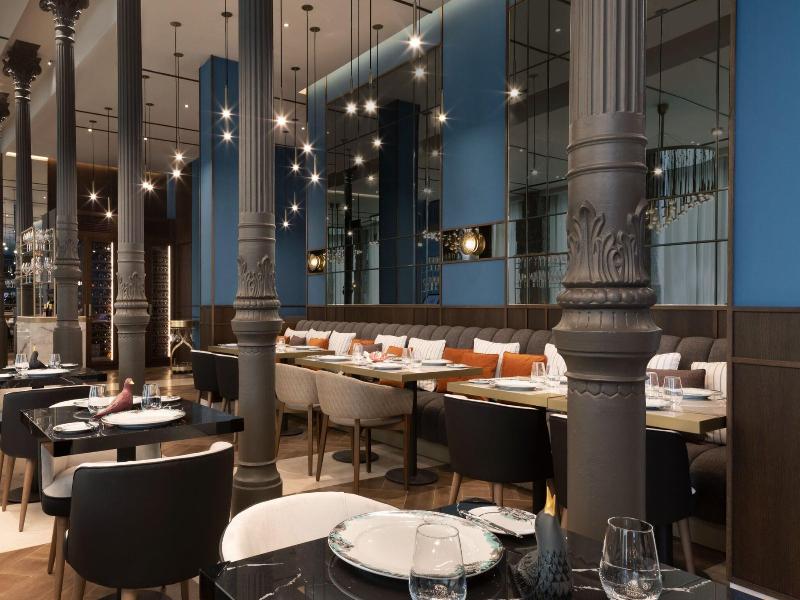 Jw Marriott Hotel Madrid image