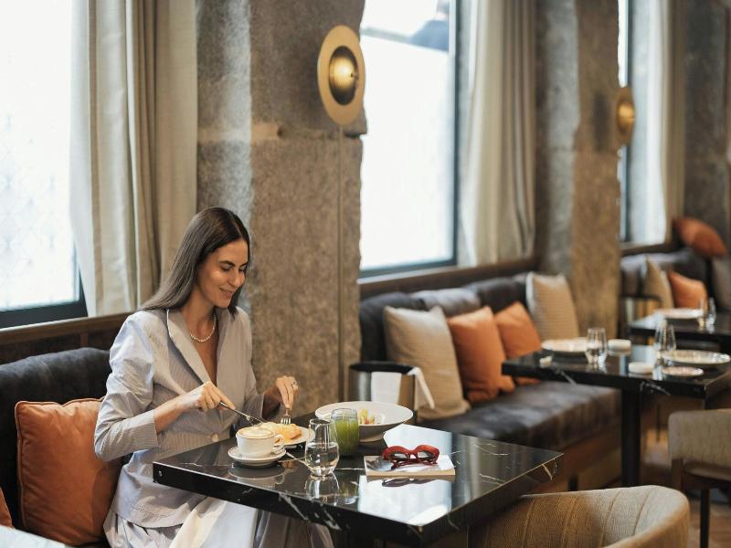 Jw Marriott Hotel Madrid image