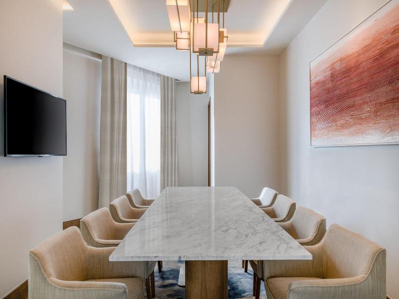 Jw Marriott Hotel Madrid image