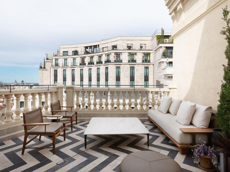 Jw Marriott Hotel Madrid image