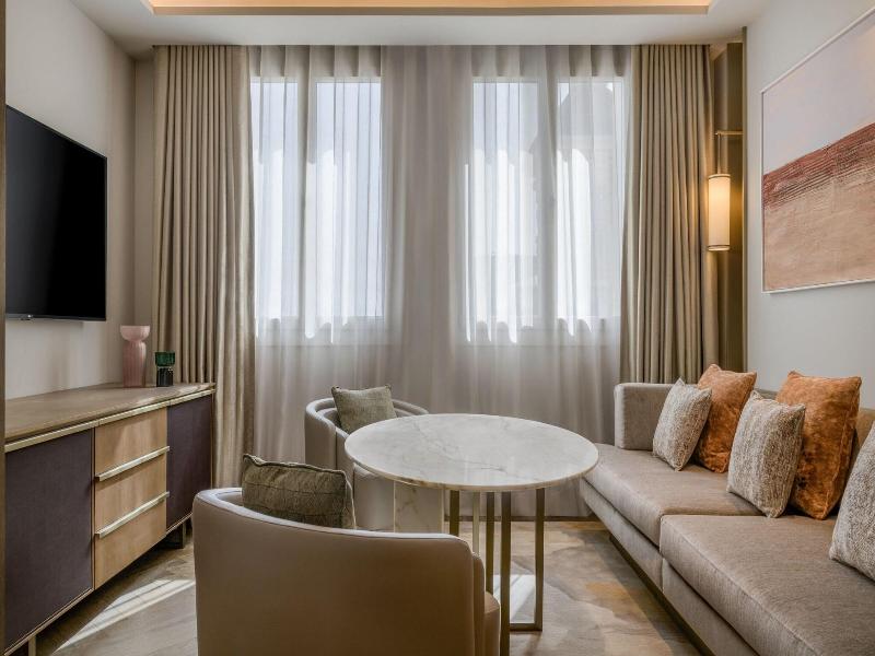 Jw Marriott Hotel Madrid image