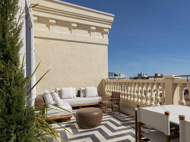 Jw Marriott Hotel Madrid image