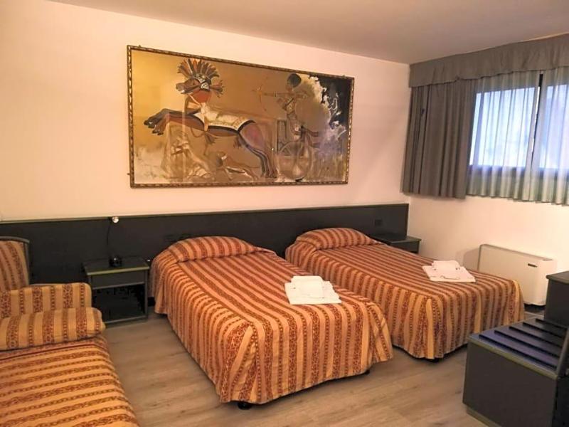 Green Hotel image