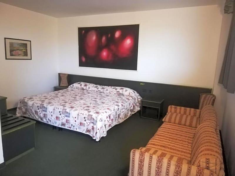 Green Hotel image
