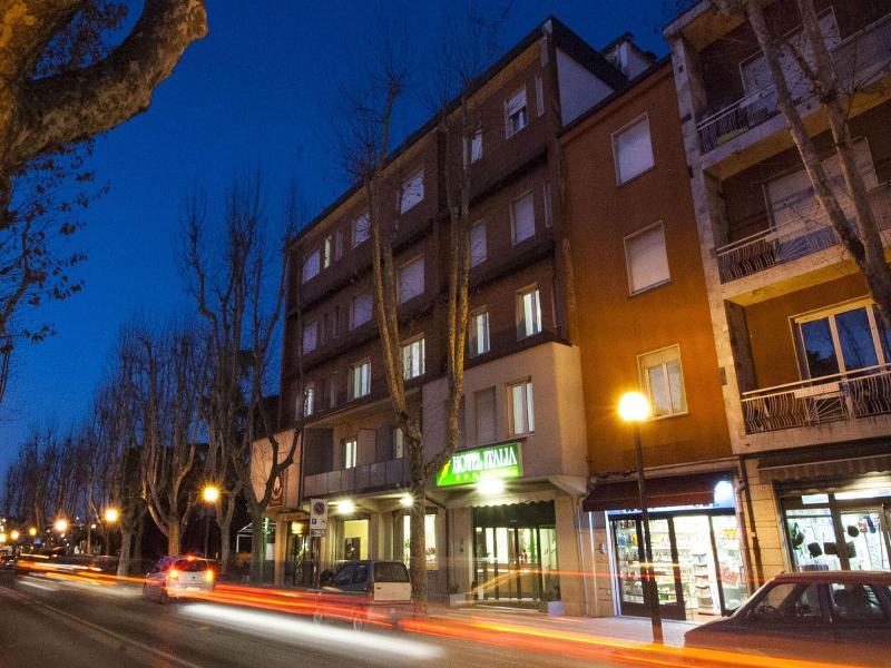 Hotel Italia image