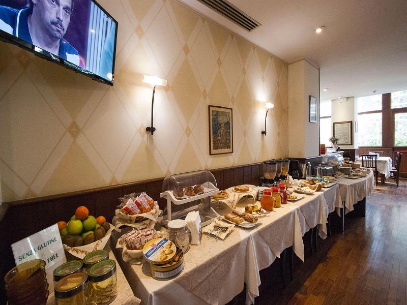Hotel Italia image